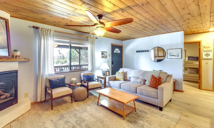 Overgaard Cabin | Cozy Heber Cabin Retreat w/Deck + Fireplace!