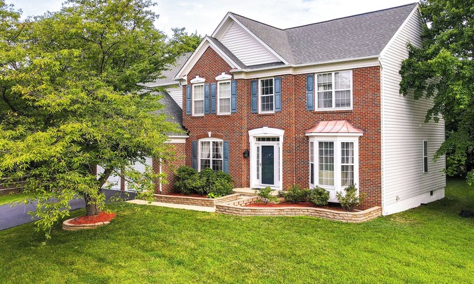 Herndon House | Cozy Herndon Home Near Wineries!