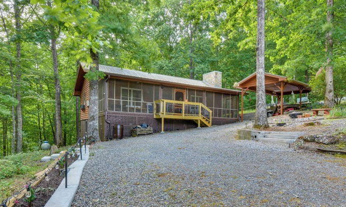 Hiawassee Cabin | Cozy Hiawassee Cabin - 4 Mi to Lake Chatuge!