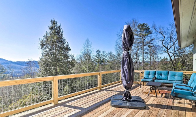 Penrose Cabin | Cozy Hilltop Hideaway: 10 Mi to Nat’l Forests