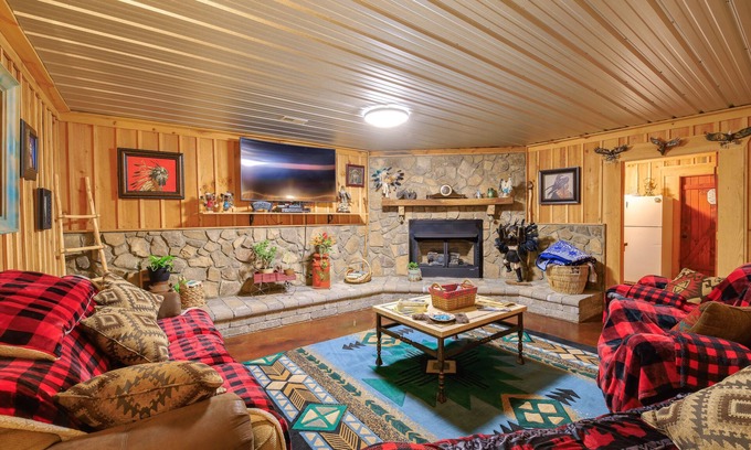 Lynn Garden Apartment | Cozy Hiltons Apartment w/Fireplace & River Access
