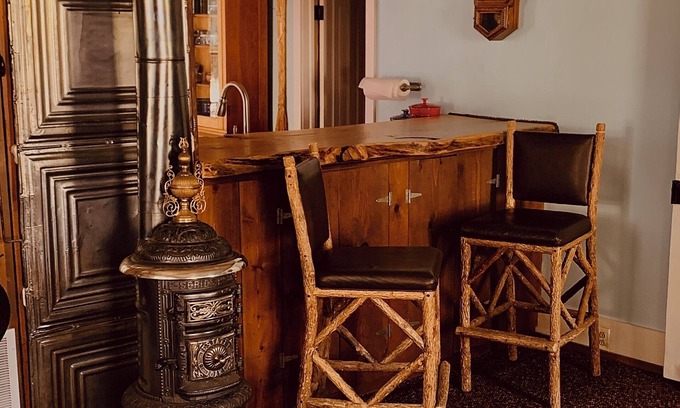 Georgetown House | Cozy Historic Cottage with FREE Ski Pass
