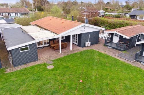 Stillinge Strand House | Cozy Holiday Home At Stillinge Strand