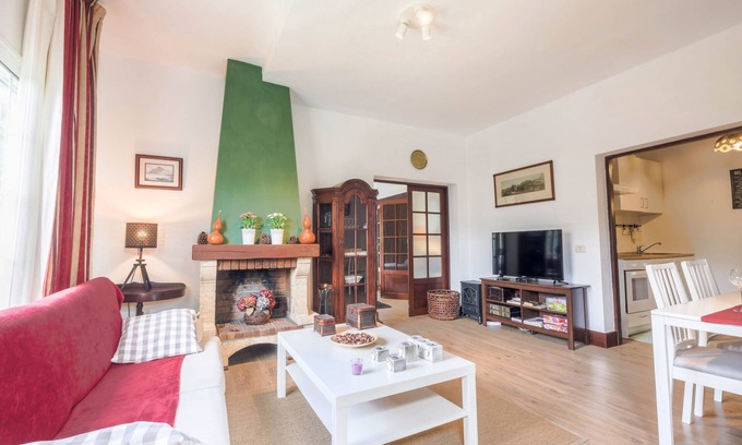 Tacoronte House | Cozy Holiday Home “La Chimenea Verde” in Quiet Area with Wi-Fi
