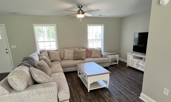 Conway House | Cozy home 20 miles from the beach!