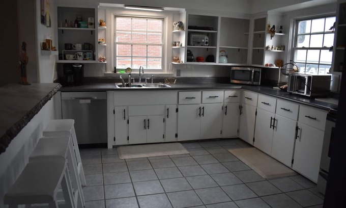 Jeffersonville House | Cozy home away from home