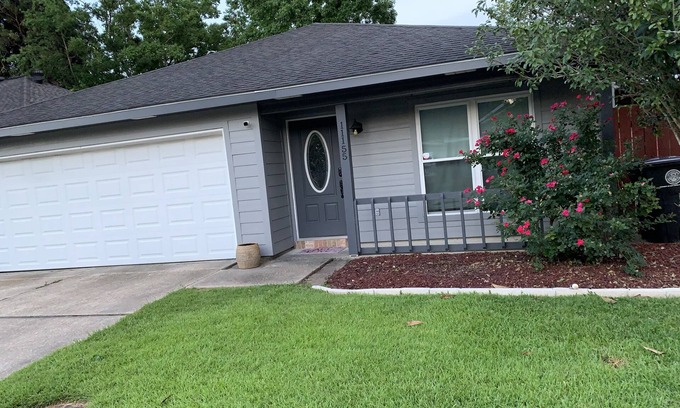 Shenandoah House | Cozy home away from home with ample amenities