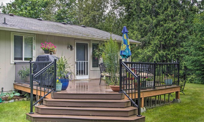 Burley House | Cozy Home By Henderson Bay - 8 Miles to Gig Harbor