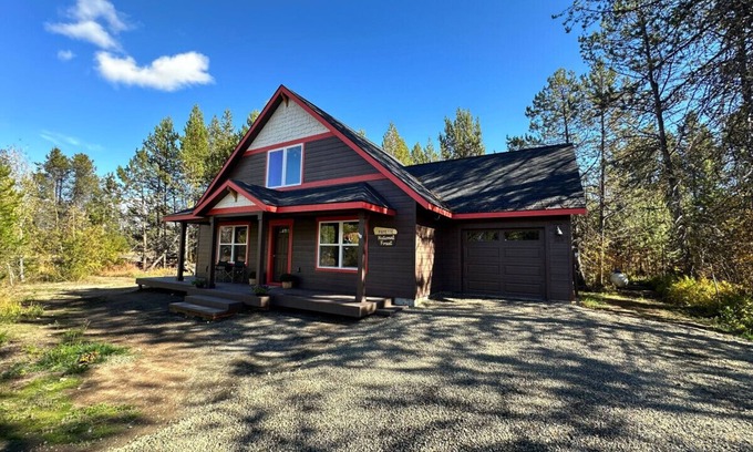 Donnelly House | Cozy Home Close to Recreation