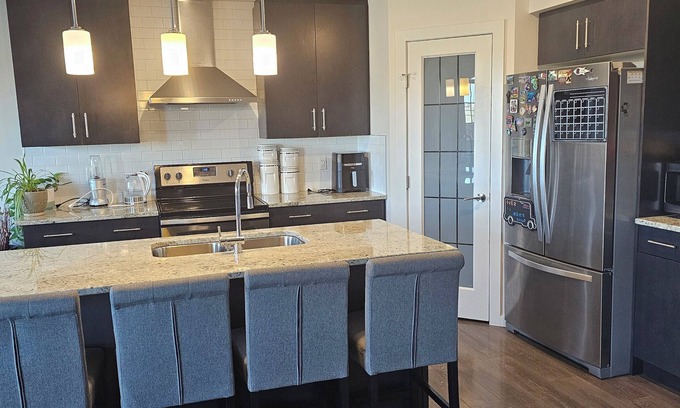 West Edmonton House | Cozy Home for Relaxation in a Quiet Neighborhood