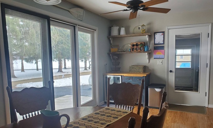 Como House | Cozy Home Great for Families with Lake Views and Large Yard