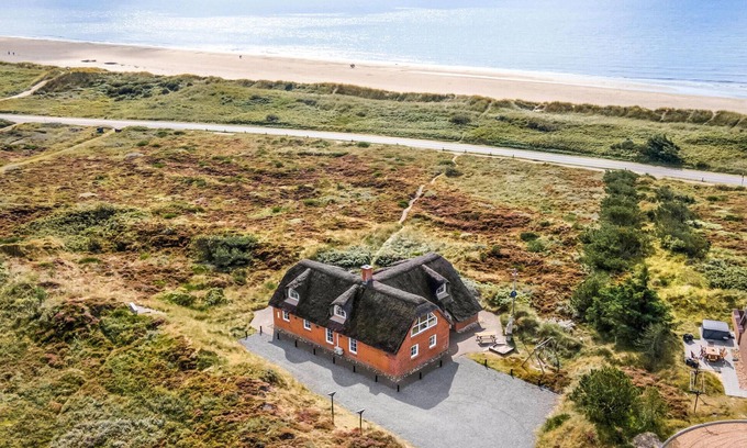 Blavand Strand House | Cozy home in Blåvand with sauna