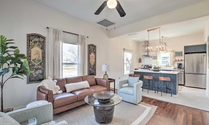 Dunean House | Cozy Home in Historic Area about 2 Mi to Main St!