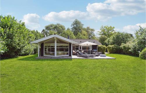 Hornbaek House | Cozy Home In Hornbæk With Kitchen