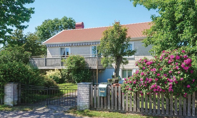 Roennaeng House | Cozy home in Rönnäng with WiFi