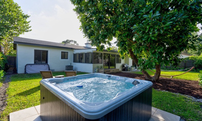 Miami Shores Villa | Cozy Home in the heart of Miami