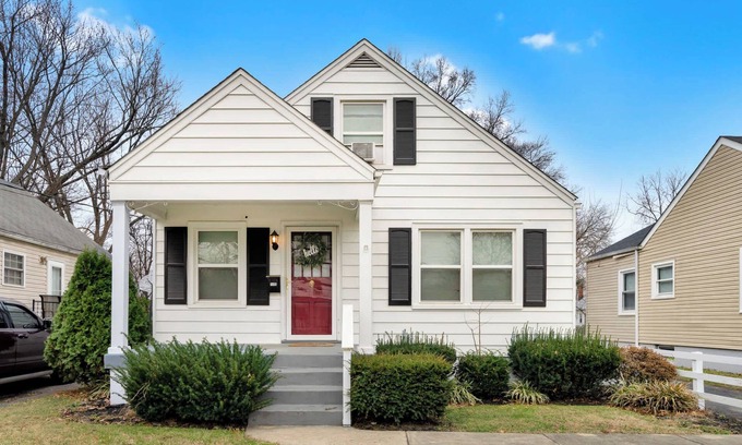 Taylor Berry House | Cozy Home | Just Steps Away from Churchill Downs!