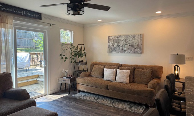 Seymour House | Cozy Home Near The Great Smoky Mtns. Excellent Location