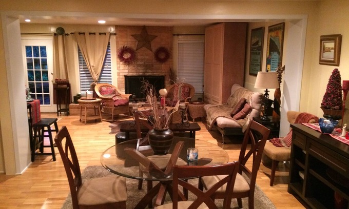 Clear Lake Shores House | Cozy home next to Kemah Boardwalk