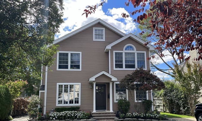 Spring Lake Heights House | Cozy home on private block 10 blocks to the beach