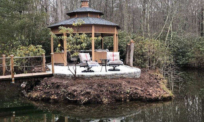 Effort House | Cozy home with hot tub and pool, which has incredible fire pit table.