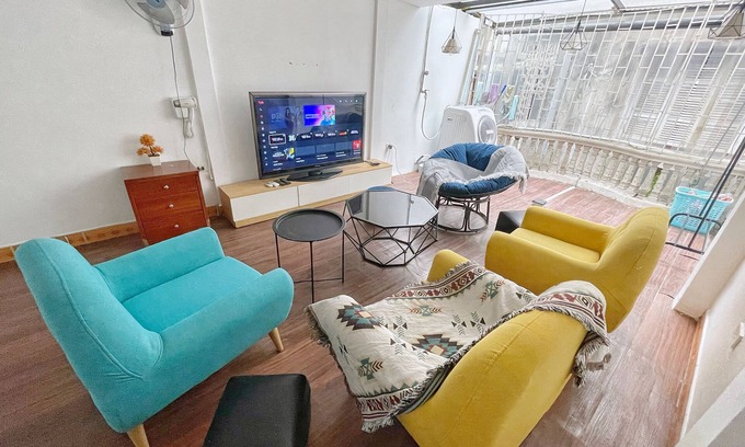 Van Mieu House | Cozy homestay in center of Hoan Kiem Hanoi for group with chill room and netflix