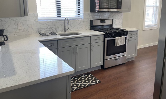 East Flatbush House | Cozy House in Brooklyn 30 mins from JFK airport