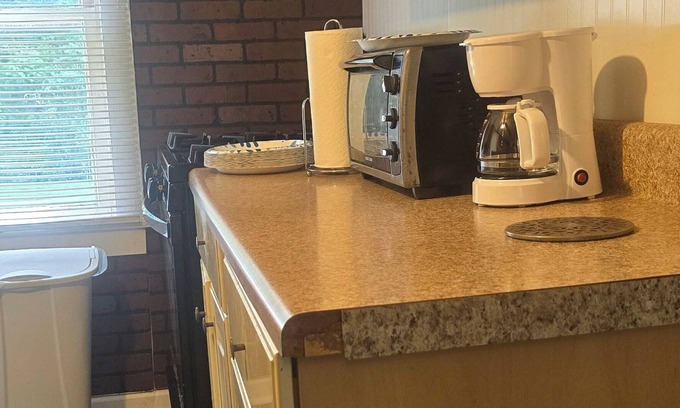 Conway House | Cozy house in lovely Conway with AC, WiFi