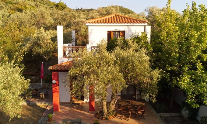 Skopelos House | Cozy house in nature, near the village and the sea