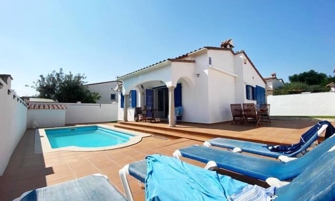 L'Escala Villa | Cozy house to spend your holidays