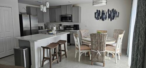 Port Charlotte House | Cozy house with a Heated Swim spa