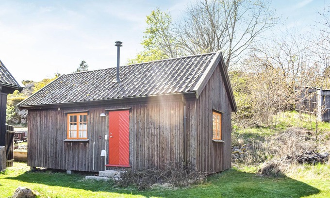 Hamburgsund House | Cozy house with simple standard in perfect location in Valö nature reserve.