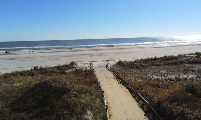Brigantine House | Cozy Jersey Shore Cottage - 1.5 blocks to the beach!
