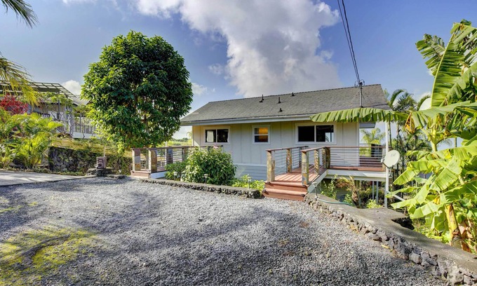 Kalaoa Cottage | Cozy Kona Coast Apt w/Lanai ~ 8 Miles to Beach!