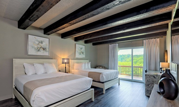 Clayton Condo | Cozy KW 305 Suite in Clayton, GA with 2 Queen Beds and Mountain Views