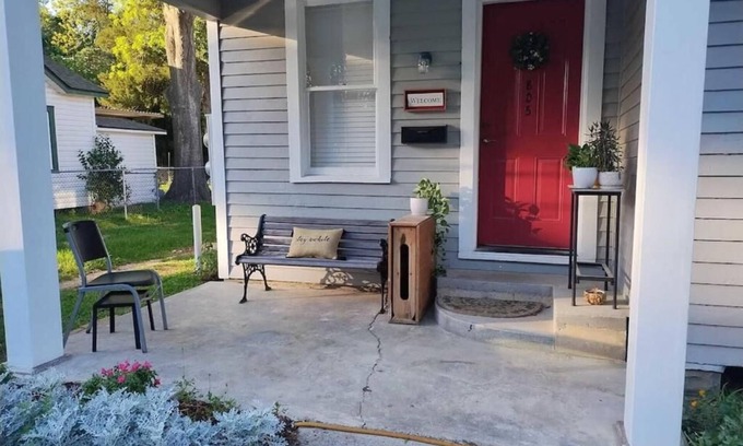 Freetown - Port Rico Apartment | Cozy Lafayette Apartment with Patio & Kitchen