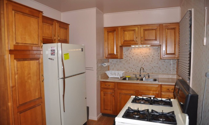 Erie House | Cozy Lake Erie Bungalow!