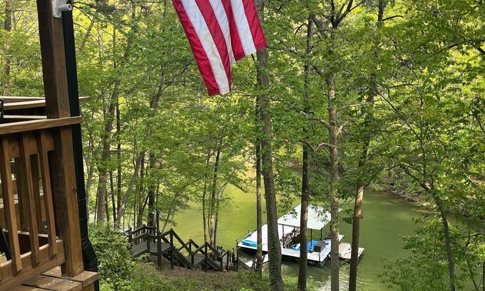 Woodstock Cabin | Cozy Lake Front Cabin, sleeps 8, Lake Allatoona