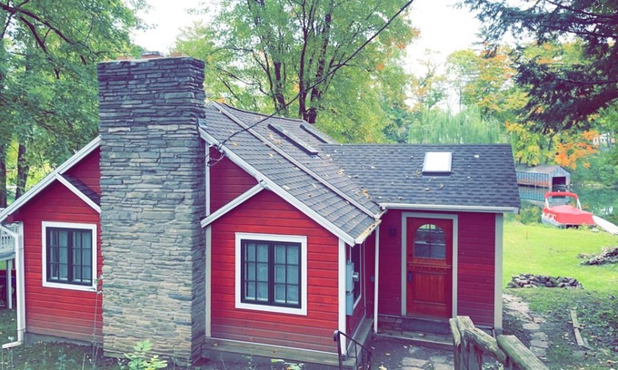 Auburn House | Cozy Lake House On Owasco Waterfront