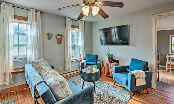 Lake Luzerne-Hadley House | Cozy Lake Luzerne Getaway w/Fire Pit!