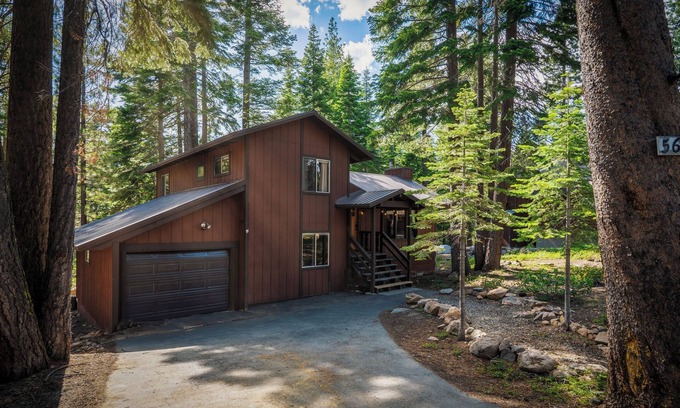 Carnelian Woods House | Cozy Lake Tahoe Cabin - Carnelian Bay