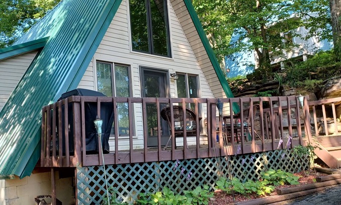 Celina Cottage | Cozy Lake Themed Aframe by Dale Hollow Lake