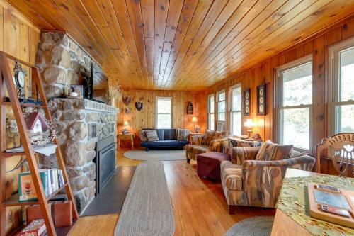Mercer House | Cozy Lakefront Cabin with Indoor Gas Fireplace!