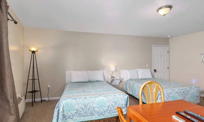 Lake City Apartment | Cozy Lakeview suite with Kitchenette