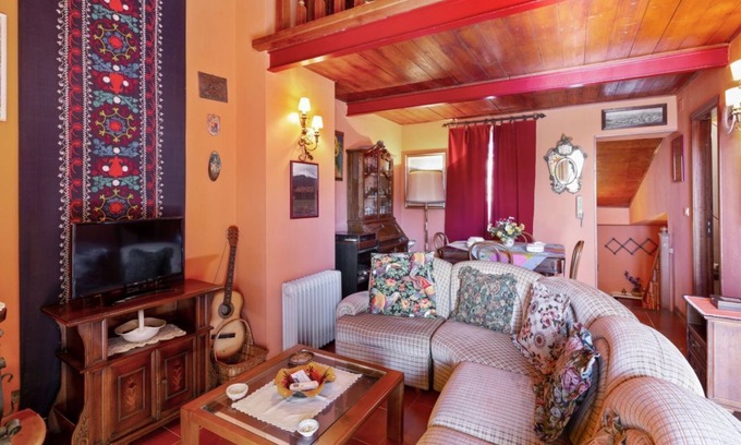 Taormina City Centre Apartment | Cozy loft of 60 square meters perfect for 4 people, located on the second floor of a period building without elevator, located in the heart of Taormina.The Greek Theater, the Castle, Naumachie and Villa Comunale Park - all the beauties of this splendid t