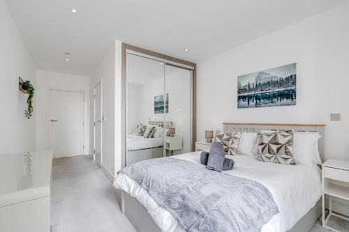 St. Mary's Park Apartment | Cozy London Apartment with 2 Bedrooms
