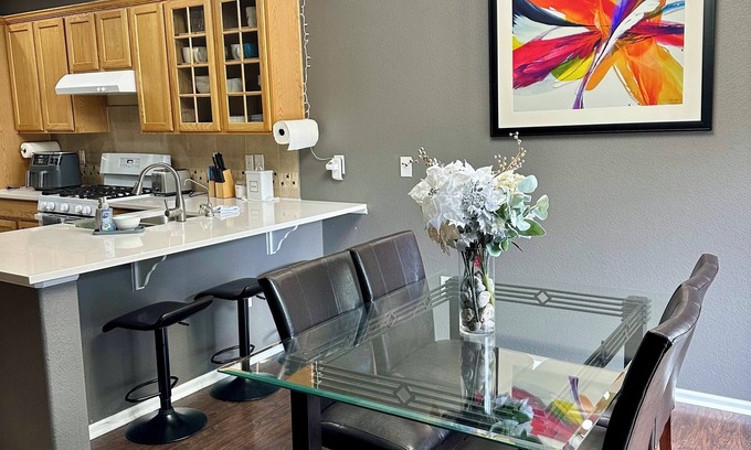 Commerce City House | Cozy, Long-term, Fully Furnished Home only 15mins from DIA and Gaylord Rockies