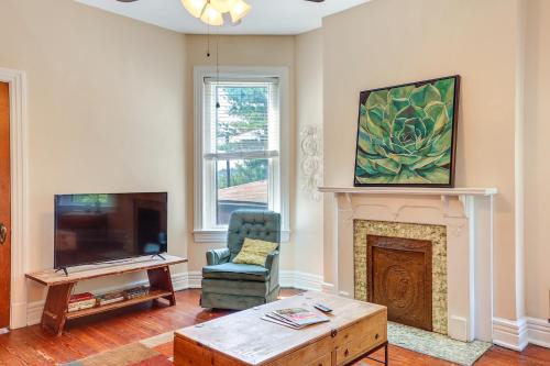 Old Louisville Apartment | Cozy Louisville Vacation Rental 2 Mi to Downtown!