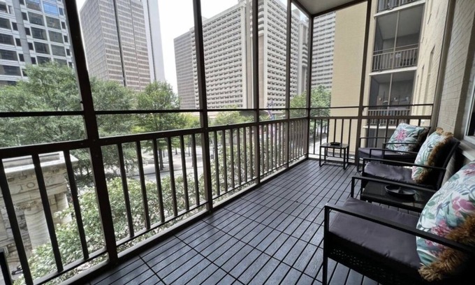 Peachtree Center Apartment | Cozy luxury condo in the heart of Atlanta around all main attractions.