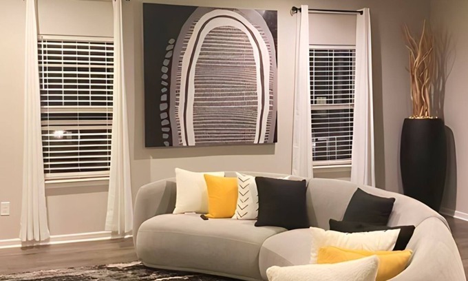 Charlotte House | Cozy Luxury Three Bedroom with great attractions